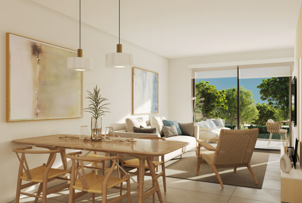 Nowoczesny salon połączony z jadalnią w ciepłej tonacji drewna.