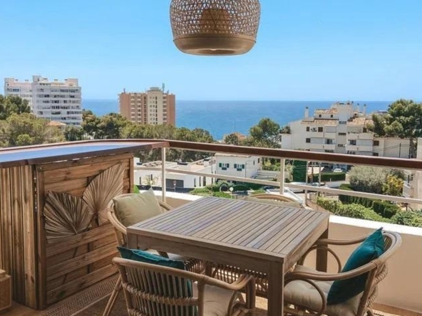 Taras z widokiem na Morze Śródziemne w Sant Agustí, Palma de Mallorca.